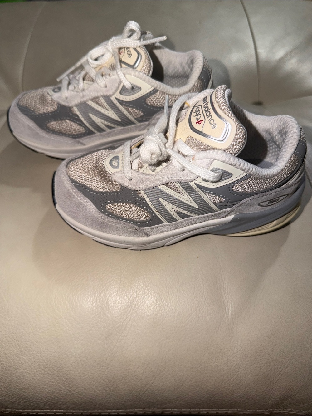 New Balance Kids 990v6 Sneakers in Gray and Cream - Picture 2 of 6